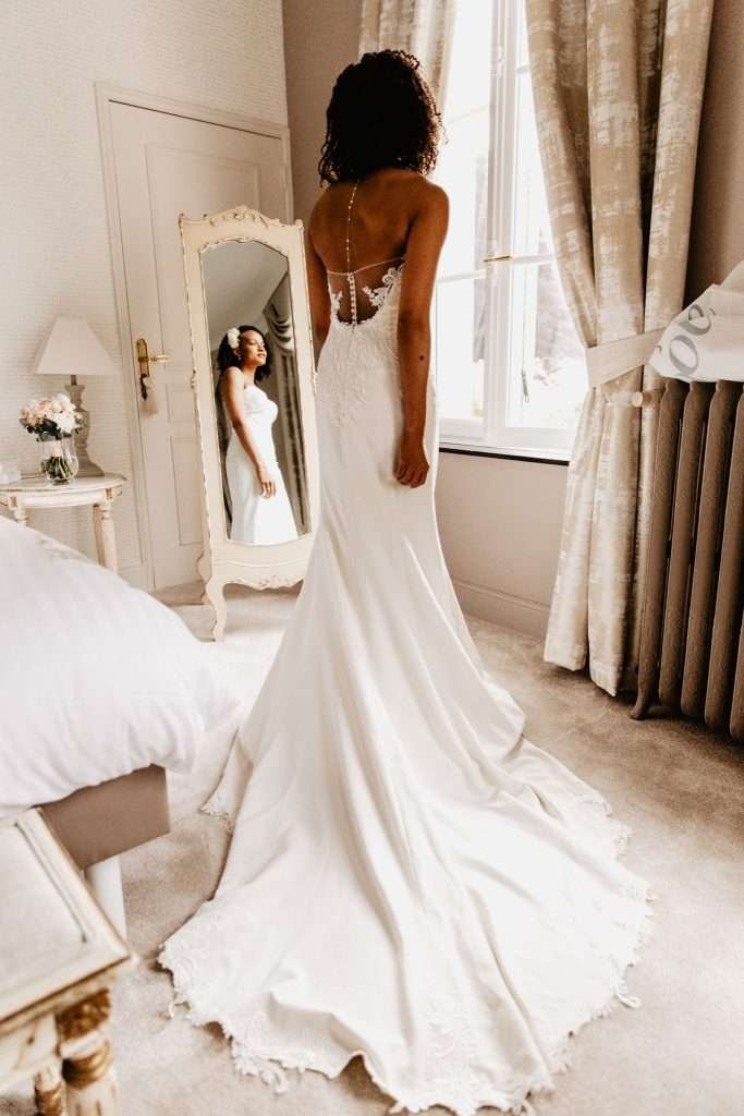 Préparatifs de la mariée au CHâteau d'aubry – moments complices avec ses proches