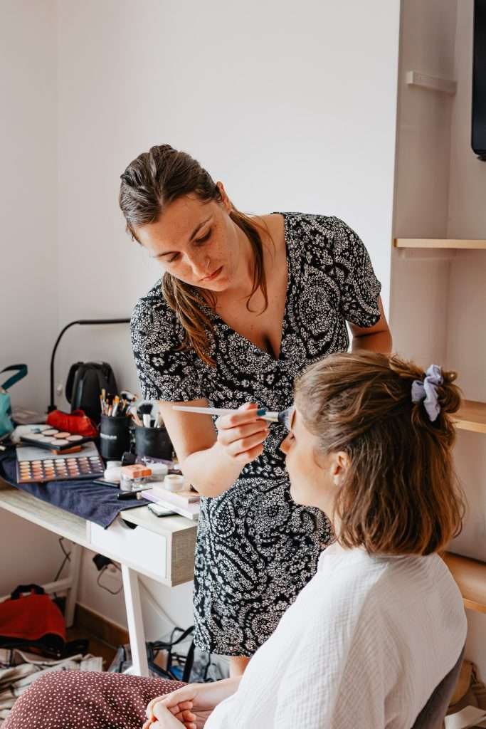 Photo préparatif mariage - la mariée mise en beauté