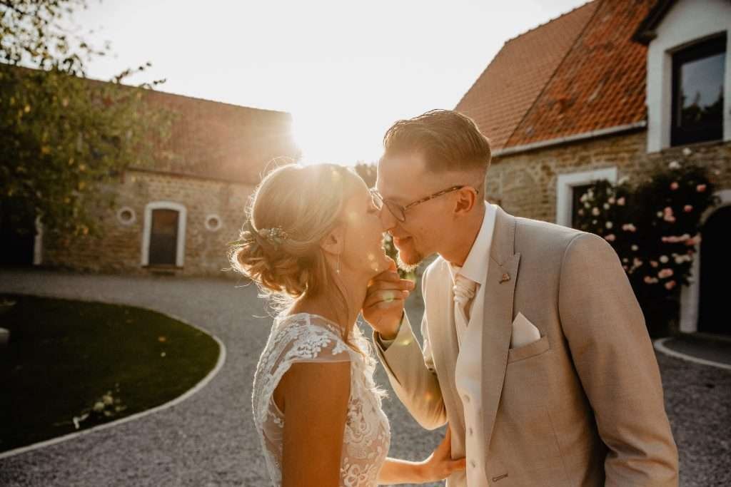 photos de mariée au couché de soleil à la maloterie