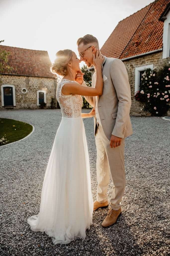 photos de mariée au couché de soleil à la maloterie