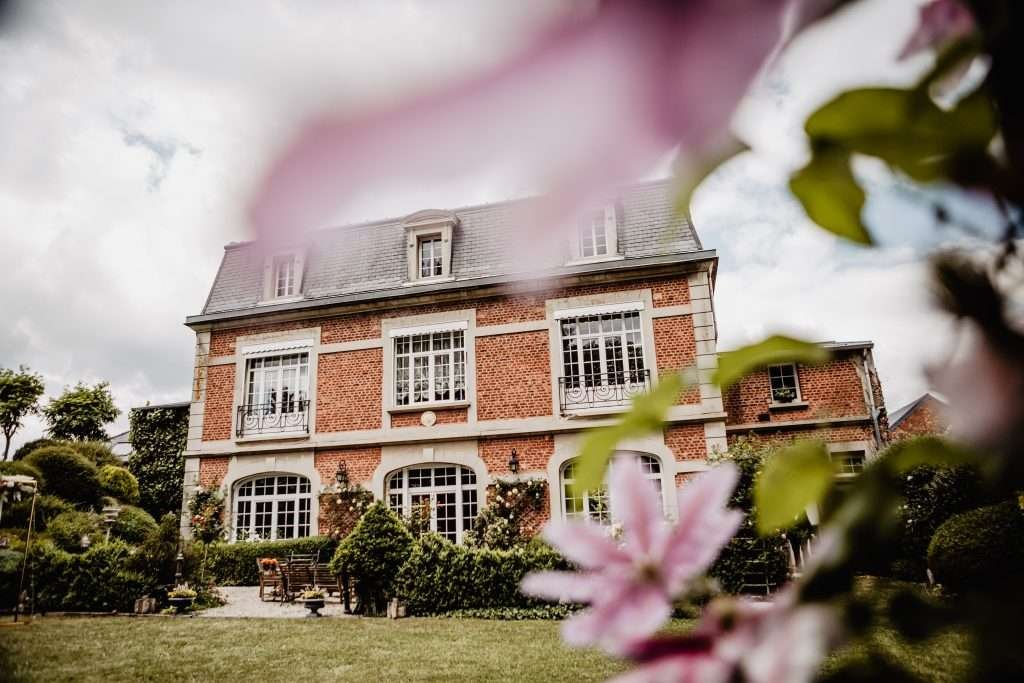 détail de la salle à le Manoir le Louis XXI