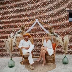 photo de mariage à Maroilles dans l’Avesnois – échange de regards complices pendant la soirée