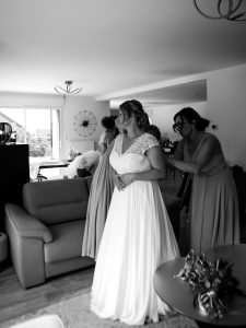 photo des préparatifs de la mariée dans une maison familiale dans l'Avesnois