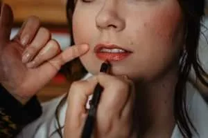 Préparatifs de la mariée - maquillage fait par Bita D'Olivier