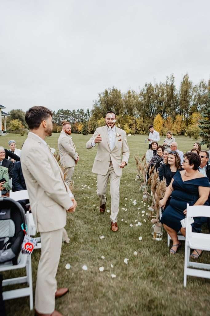 outdoor ceremony winnipeg wedding autumn
