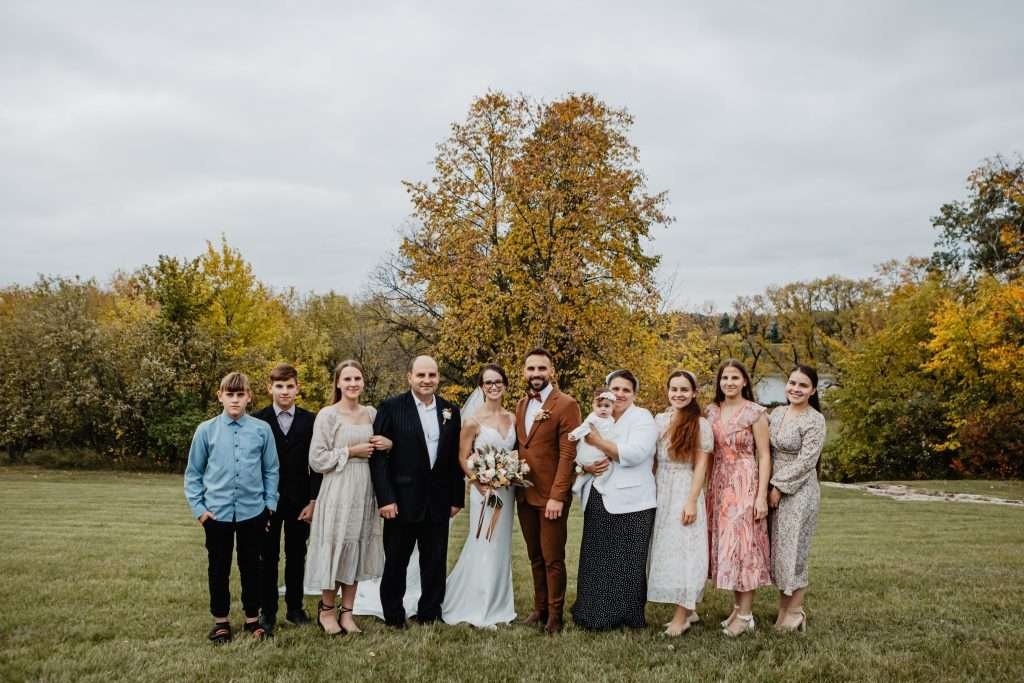 family pics winnipeg autumn wedding