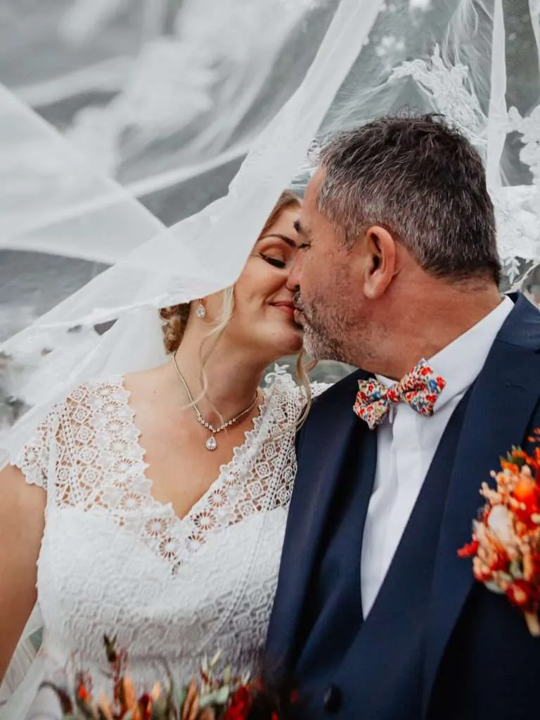 Photographe mariage nord-pas-de-calais : séance photo couple à le quesnoy dans les remparts