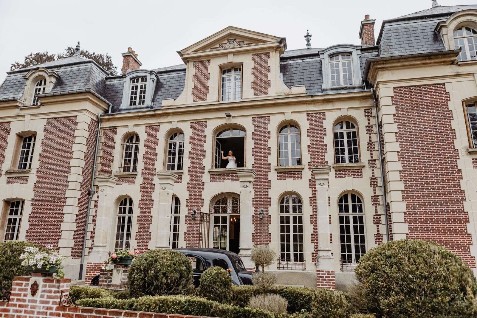 Mariage au Château de Remaurcourt - Préparatifs de la marieé vue du château