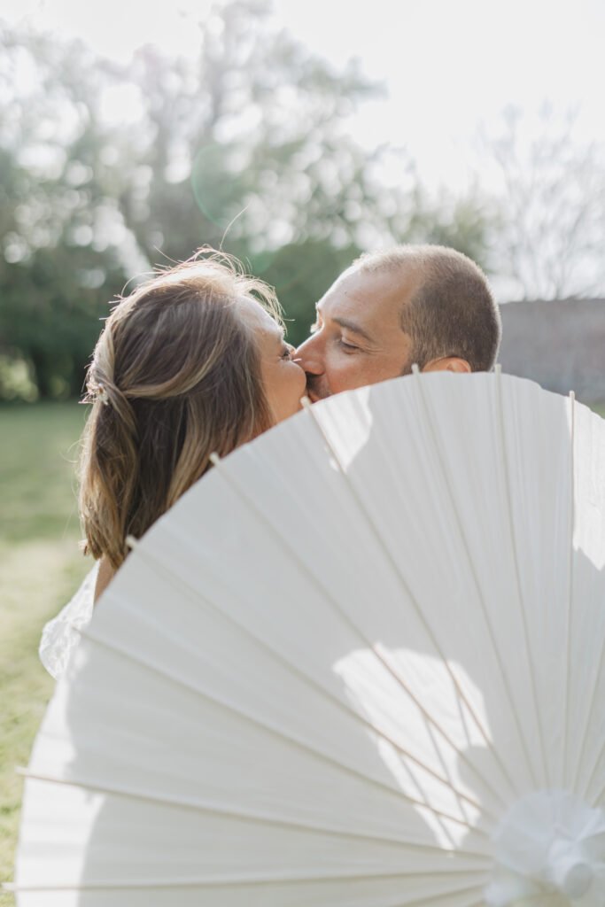 photographe de mariage à lille et en belgique séance couple à la lumière très douce