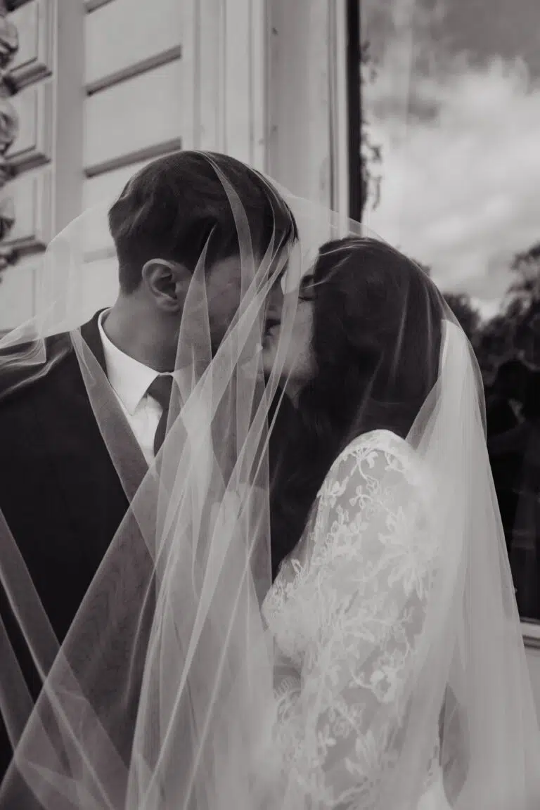 séance couple après à la mairie de croix mariage
